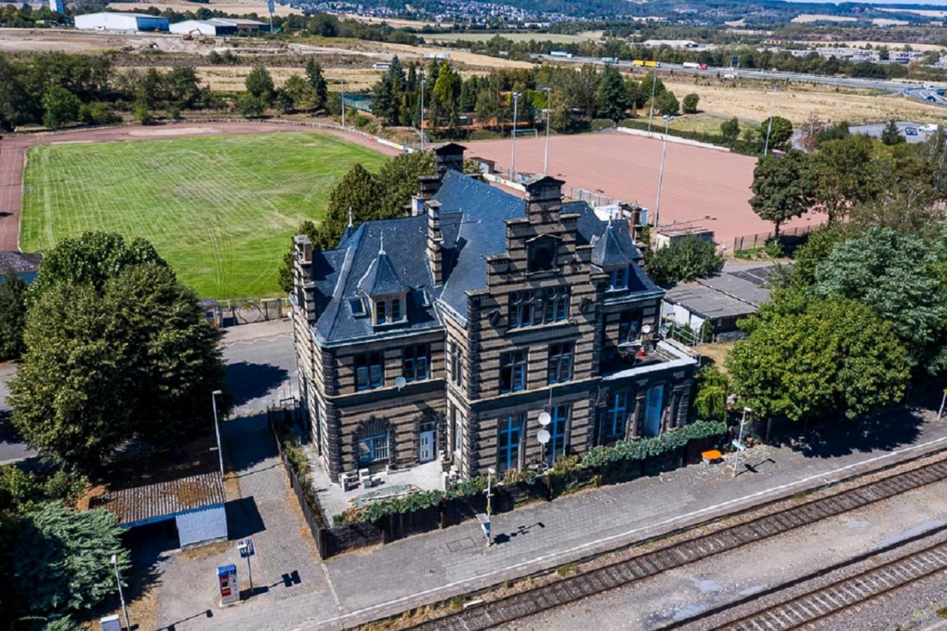 Wohnen Wie Im Schloss - Alter Bahnhof Von Kruft Esterno foto