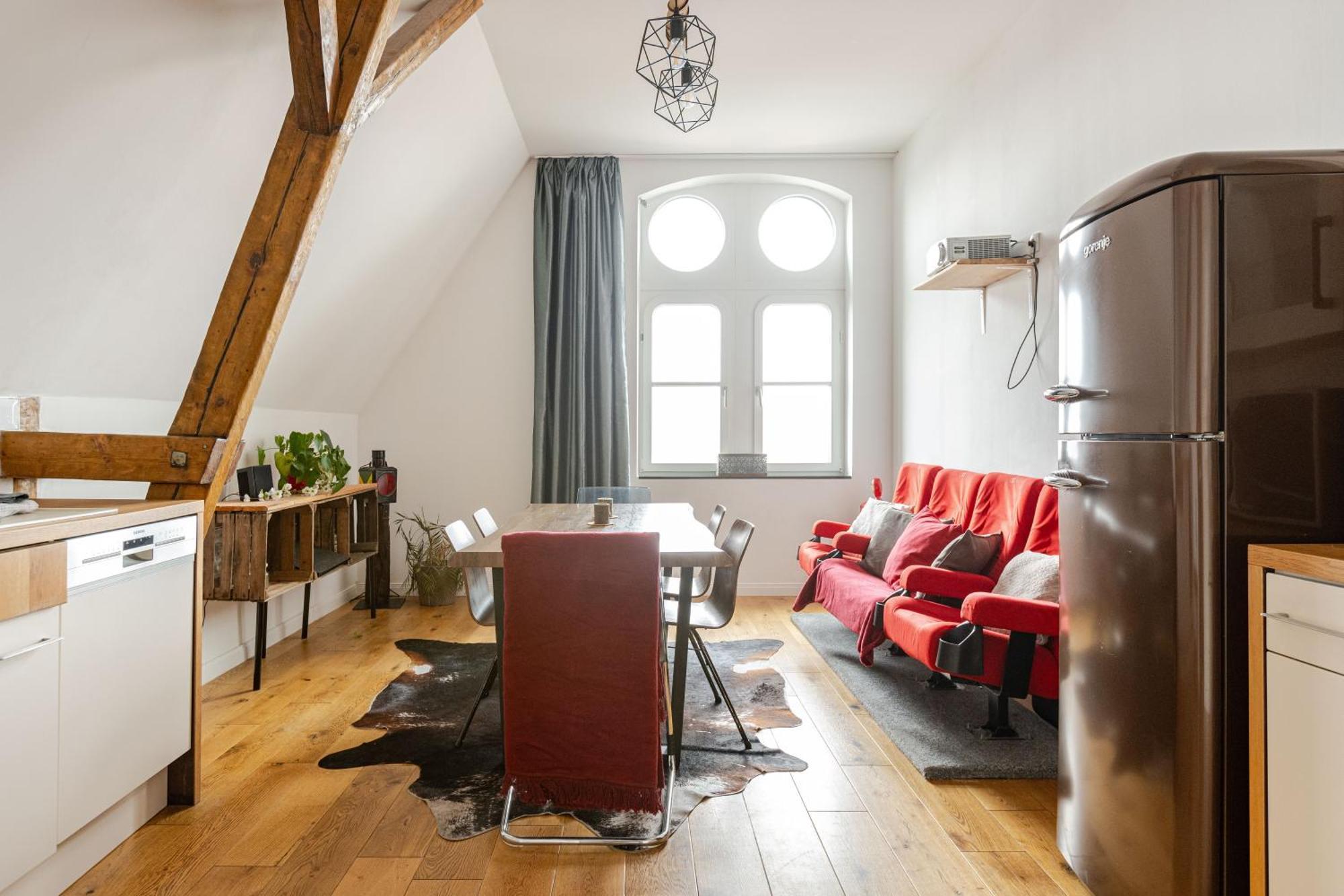 Wohnen Wie Im Schloss - Alter Bahnhof Von Kruft Esterno foto
